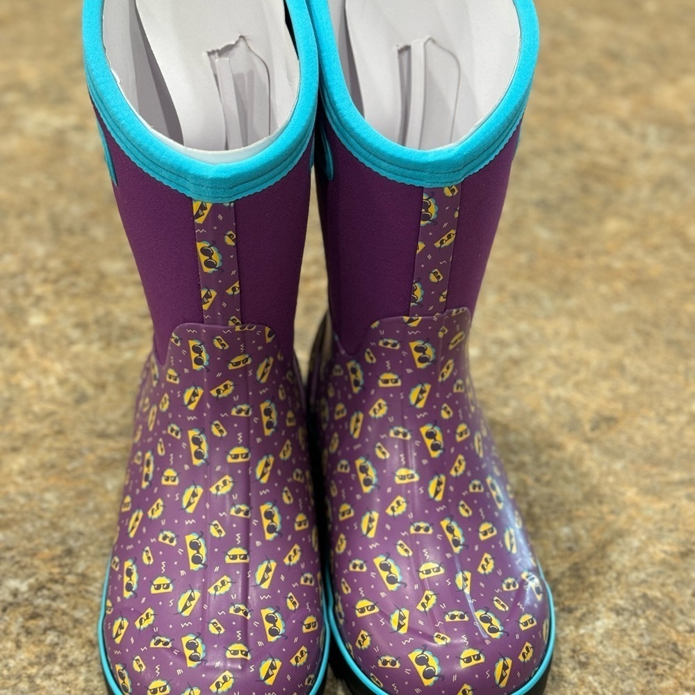 New Bog Boots - Picture 2 of 7